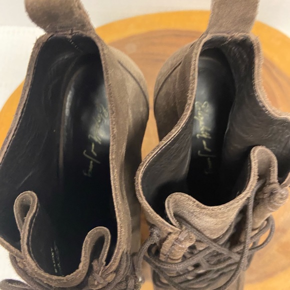 Elizabeth & James MOXY Brown Suede Heeled Ankle Booties - Picture 5 of 10